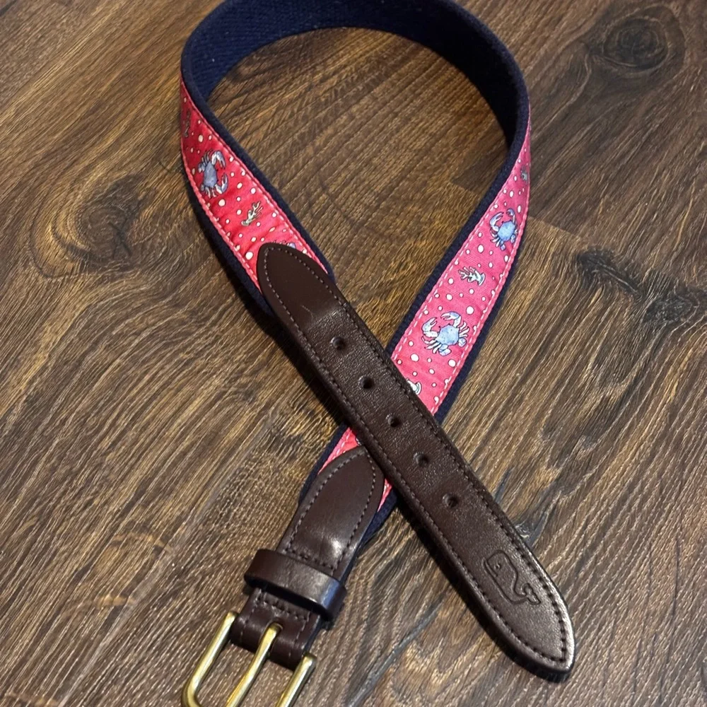 Vineyard Vines teenage boys belt size 26 waist Unisex Whale